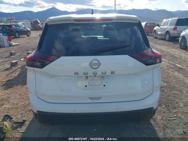 5N1BT3AA9RC752909 Nissan Rogue S Fwd