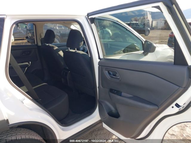 5N1BT3AA9RC752909 Nissan Rogue S Fwd