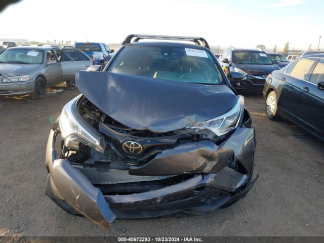 JTNKHMBX9K1061035 Toyota C-HR XLE