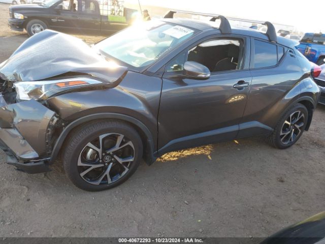 JTNKHMBX9K1061035 Toyota C-HR XLE