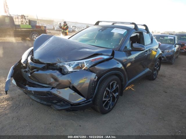 JTNKHMBX9K1061035 Toyota C-HR XLE