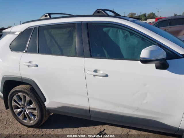 2T3A1RFV8KC053263 Toyota Rav4 Xle Premium
