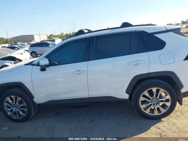 2T3A1RFV8KC053263 Toyota Rav4 Xle Premium