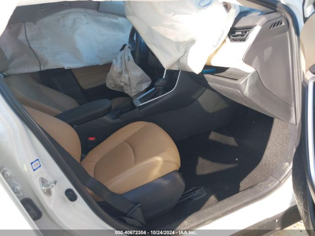 2T3A1RFV8KC053263 Toyota Rav4 Xle Premium