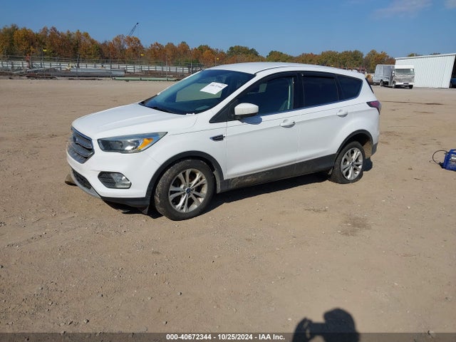 Ford ESCAPE SE 2017 1FMCU9GD0HUB28141 Image 2