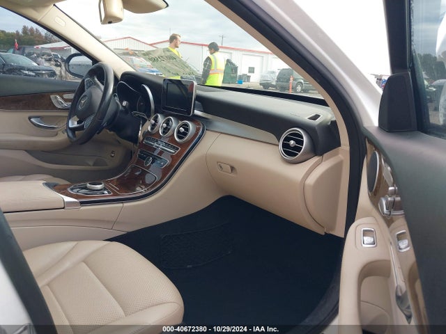 WDDWF4JB1HR257469 Mercedes-Benz C 300 Luxury/sport