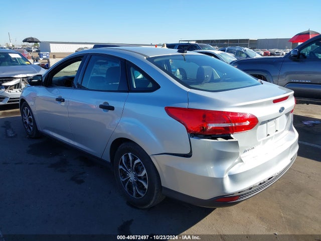 Ford FOCUS S 2015 1FADP3E25FL326110 Image 3
