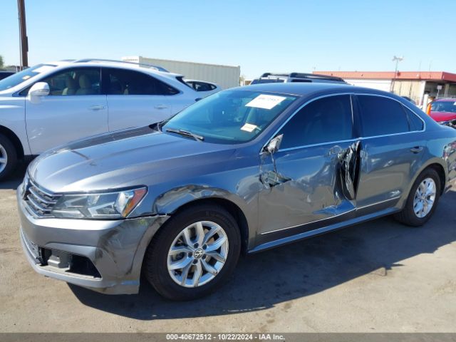 1VWAS7A30GC018570 Volkswagen Passat 1.8t S