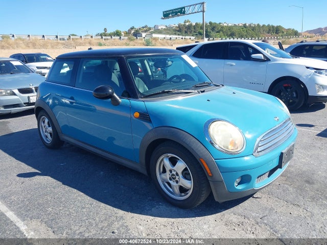 2009 MINI COOPER WMWMF335X9TW78353 Photo 0