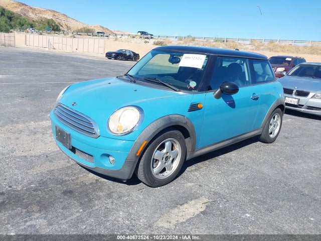 2009 MINI COOPER WMWMF335X9TW78353 Photo 1