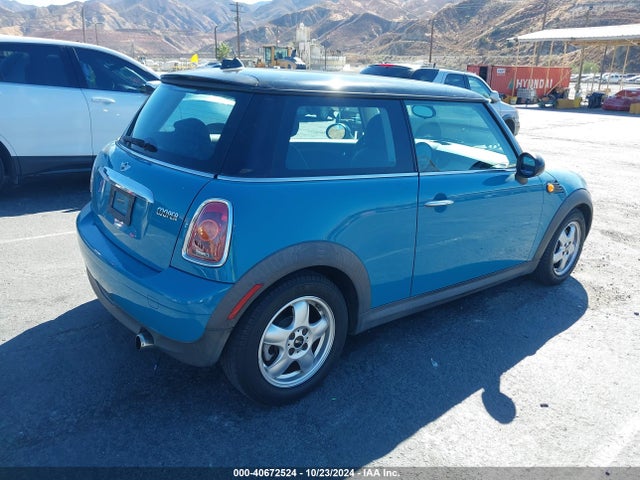 2009 MINI COOPER WMWMF335X9TW78353 Photo 3