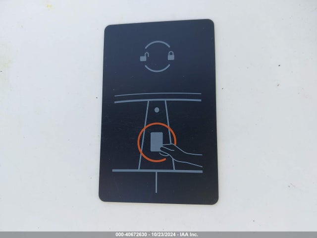 2023 TESLA MODEL Y 7SAYGDEE0PF756369 Photo 10