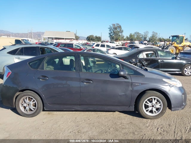 Toyota Prius Two 2015 JTDKN3DU2F0469690 Image 13