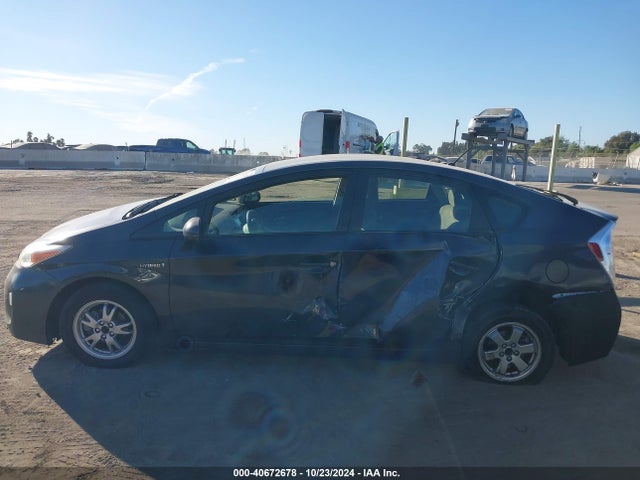 Toyota Prius Two 2015 JTDKN3DU2F0469690 Image 14