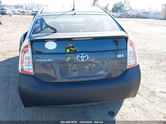 Toyota Prius Two 2015 JTDKN3DU2F0469690 Image 16