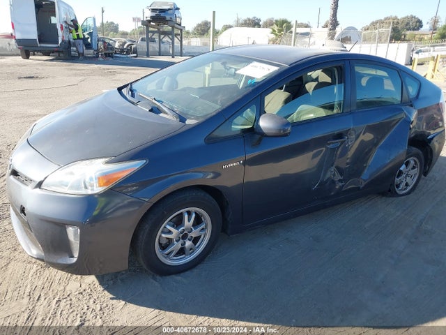 Toyota Prius Two 2015 JTDKN3DU2F0469690 Image 2