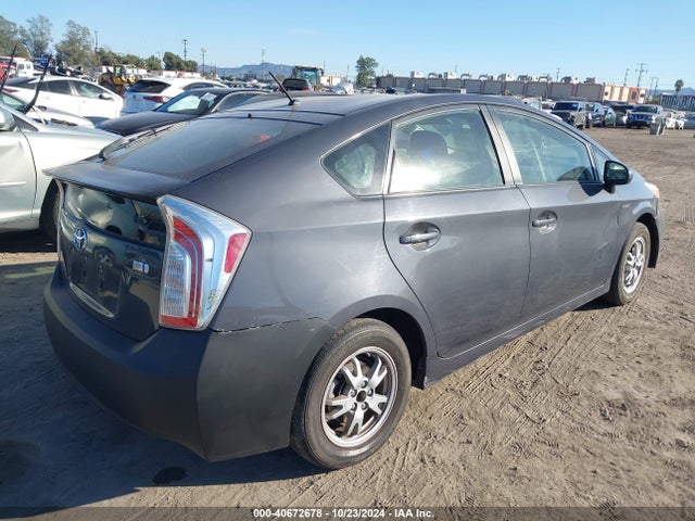 Toyota Prius Two 2015 JTDKN3DU2F0469690 Image 4