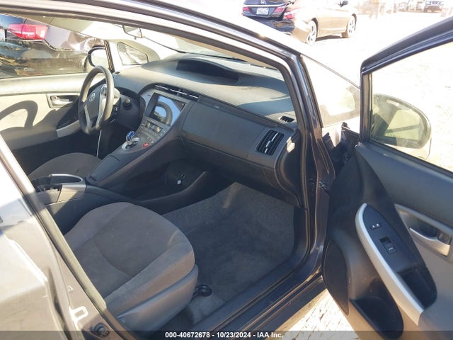 Toyota Prius Two 2015 JTDKN3DU2F0469690 Image 5
