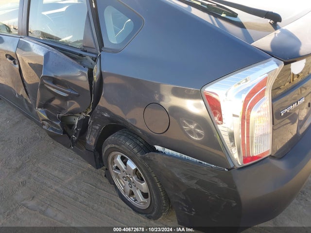 Toyota Prius Two 2015 JTDKN3DU2F0469690 Image 6