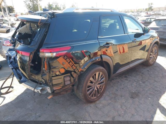 5N1DR3CB0NC222979 Nissan Pathfinder Sl 2wd