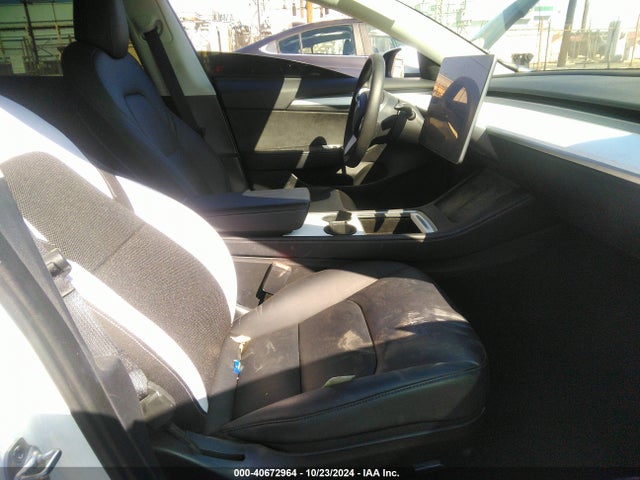 2022 TESLA MODEL 3 5YJ3E1EC2NF275577 Photo 4