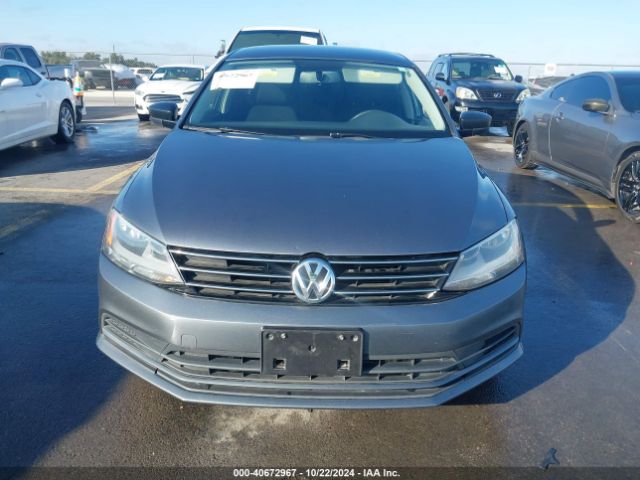 3VW2K7AJ2FM217720 Volkswagen Jetta 2.0l S