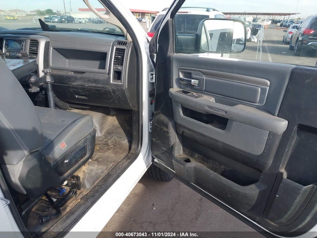RAM 2500 Tradesman  4x2 8' Box 2018 3C6LR4AT0JG324475 Image 5
