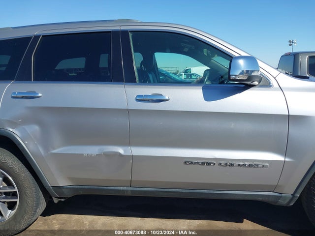 1C4RJEBG1JC229718 Jeep Grand Cherokee Limited 4x2