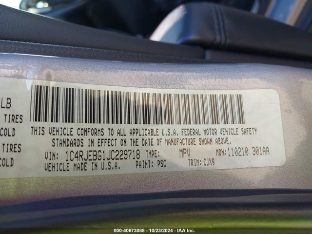 1C4RJEBG1JC229718 Jeep Grand Cherokee Limited 4x2