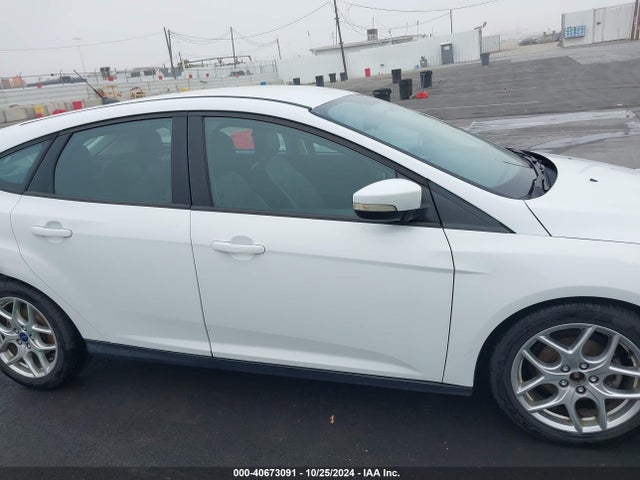 Ford FOCUS SE 2015 1FADP3K20FL375218 Image 14
