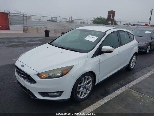 Ford FOCUS SE 2015 1FADP3K20FL375218 Image 2