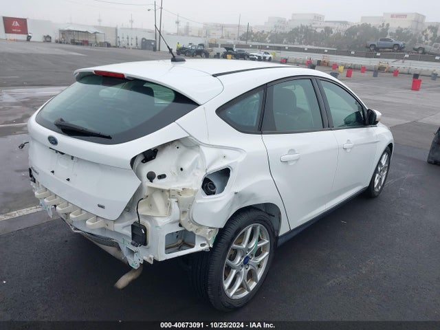 Ford FOCUS SE 2015 1FADP3K20FL375218 Image 4