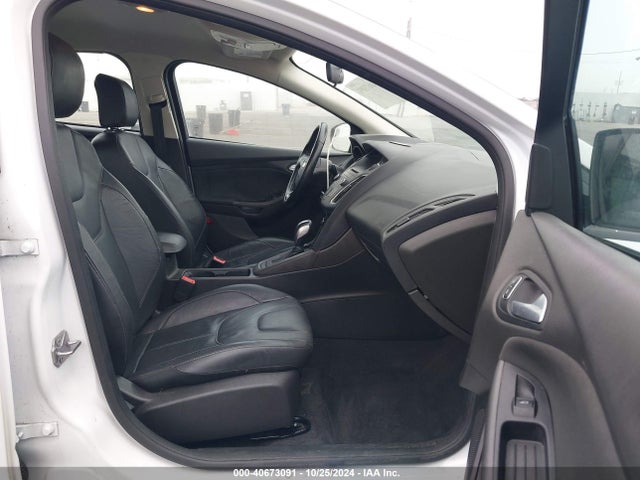 Ford FOCUS SE 2015 1FADP3K20FL375218 Image 5
