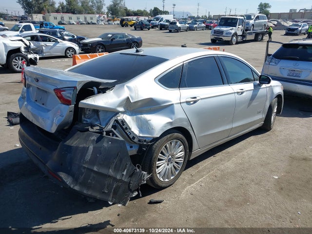 3FA6P0PUXGR384609 Ford Fusion Energi Se Luxury