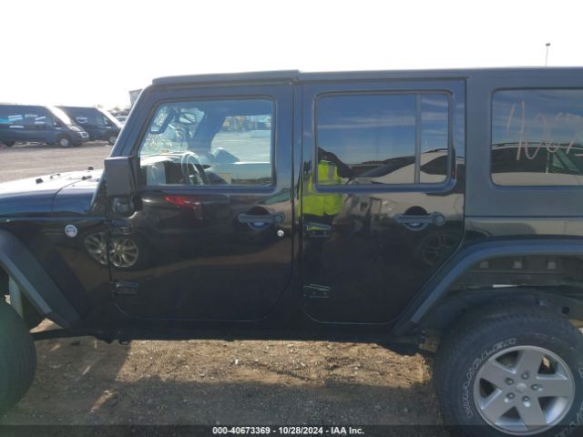 1C4BJWDG8GL106429 Jeep Wrangler Unlimited Sport