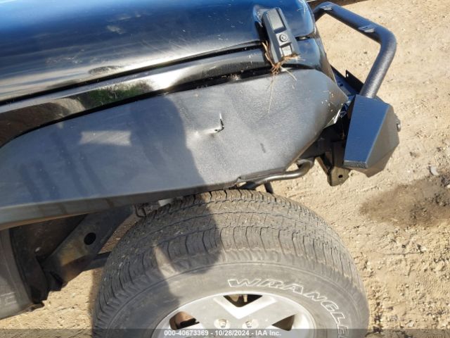 1C4BJWDG8GL106429 Jeep Wrangler Unlimited Sport
