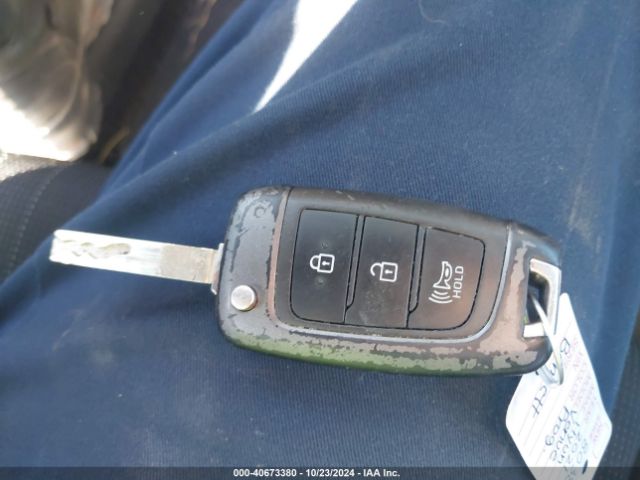 KMHRB8A33MU076203 Hyundai Venue Se