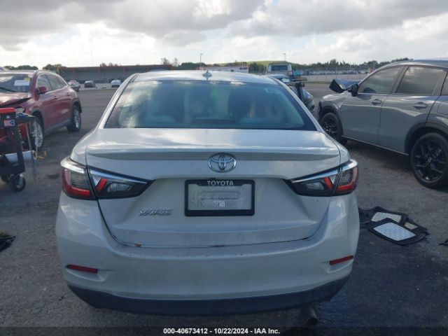 3MYDLBYV8KY527931 Toyota YARIS LE