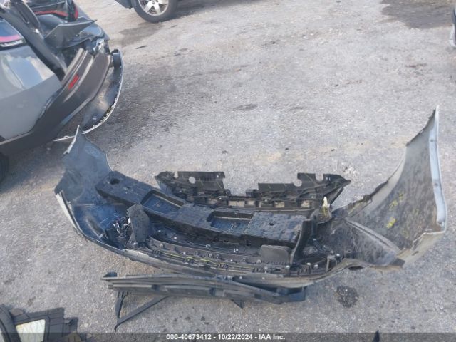 3MYDLBYV8KY527931 Toyota YARIS LE