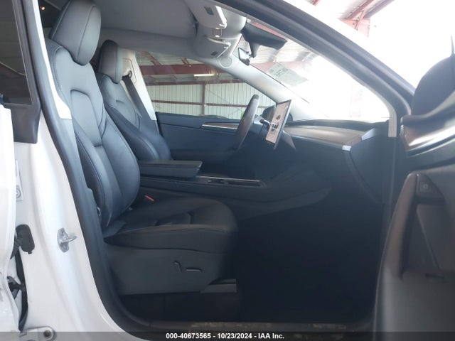 2023 TESLA MODEL Y 7SAYGDEF8PF740641 Photo 4