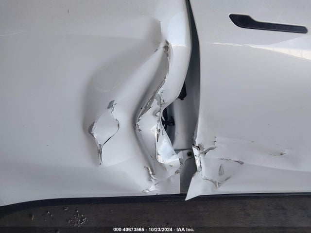 2023 TESLA MODEL Y 7SAYGDEF8PF740641 Photo 5