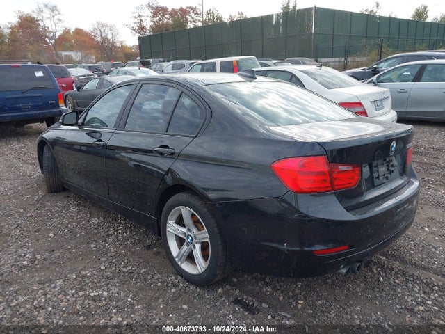 40673793 :رقم المزاد ، WBA3B5C54DF138880 vin ، 2013 Bmw 328i Xdrive مزاد بيع