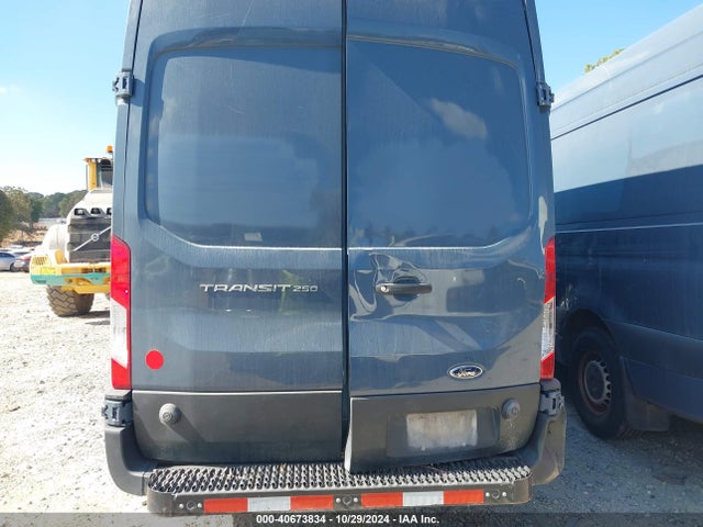 Ford Transit-250 2019 1FTYR3XM7KKB33400 Image 16