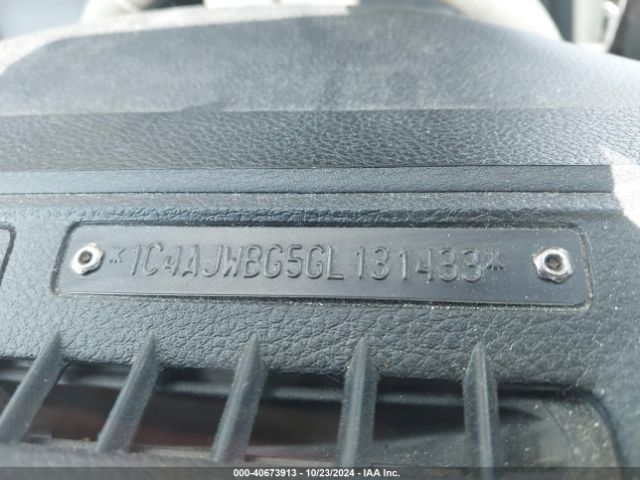 1C4AJWBG5GL131433 Jeep Wrangler Sahara