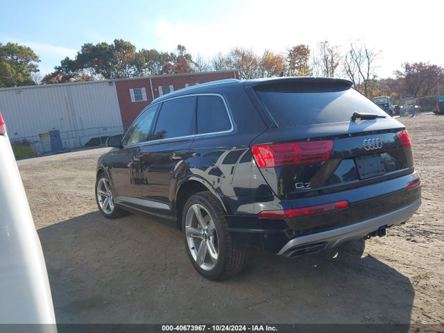 WA1VAAF7XKD020355 Audi Q7 55 Premium