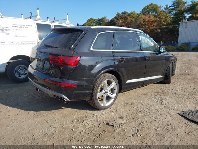 WA1VAAF7XKD020355 Audi Q7 55 Premium