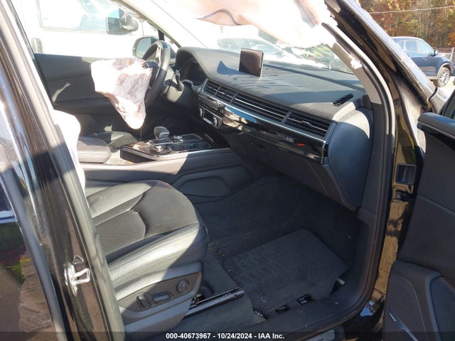 WA1VAAF7XKD020355 Audi Q7 55 Premium