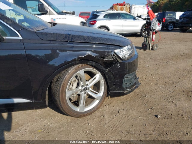 WA1VAAF7XKD020355 Audi Q7 55 Premium