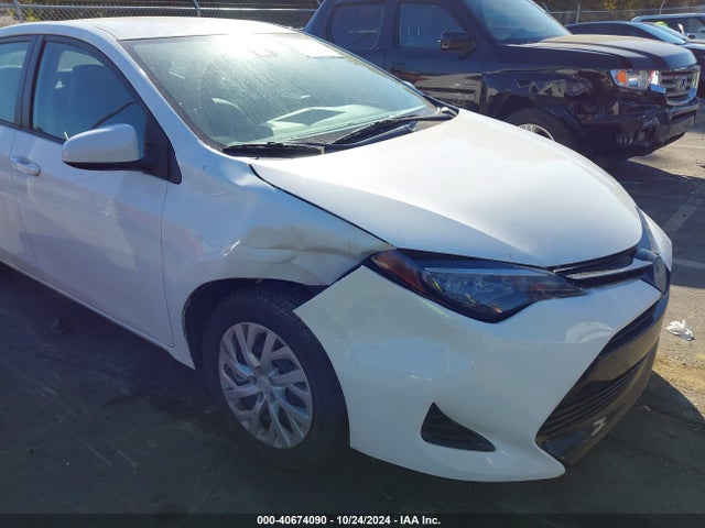 Toyota COROLLA LE 2018 5YFBURHE1JP753383 Image 6