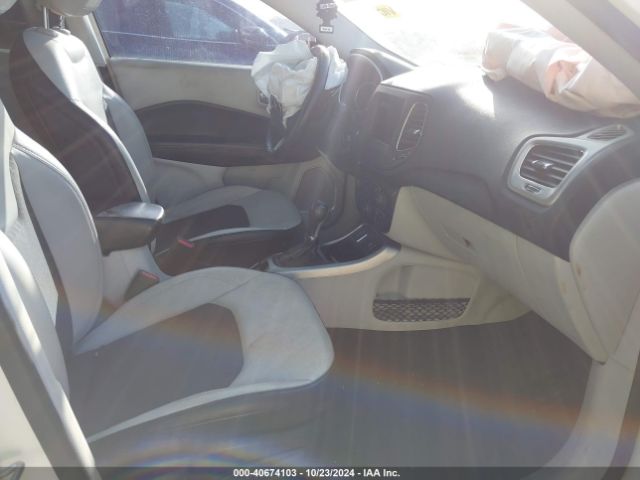 3C4NJCBB0KT692382 Jeep Compass Sun And Wheel Fwd